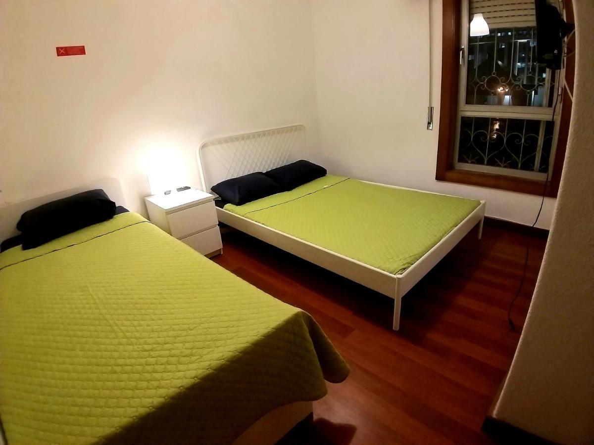 Quarto em Acomodações Particulares Theorynomad Rooms Al Lisboa *