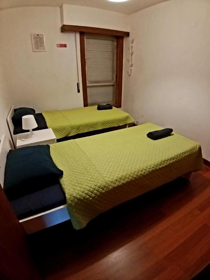 Quarto em Acomodações Particulares Theorynomad Rooms Al Lisboa *